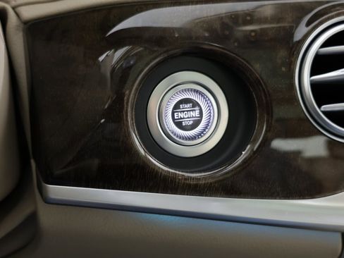 Used 2020 Mercedes-Benz S 560 4MATIC Sedan image 19