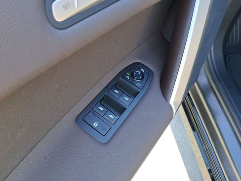 New 2026 BMW iX xDrive60 image 20