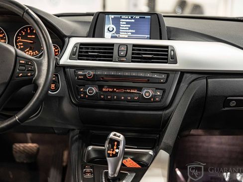 Used 2014 BMW 320i xDrive Sedan image 18