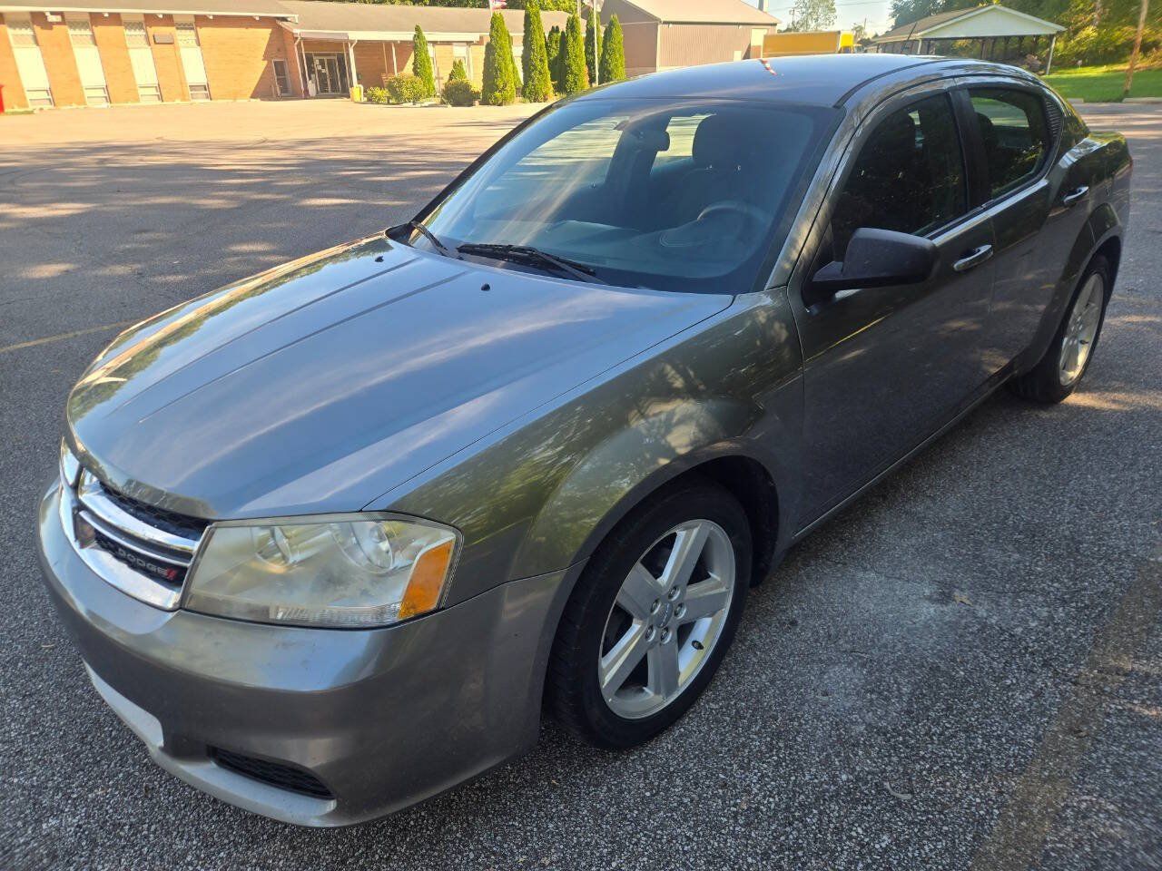 Used 2013 Dodge Avenger SE FWD image 3