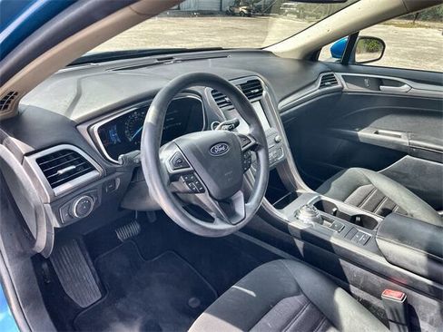 Used 2020 Ford Fusion SE image 10