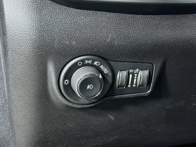Used 2024 Jeep Compass Latitude AWD/4WD image 10