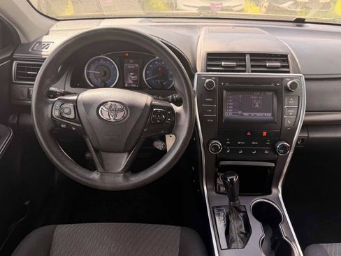 Used 2017 Toyota Camry LE FWD image 17