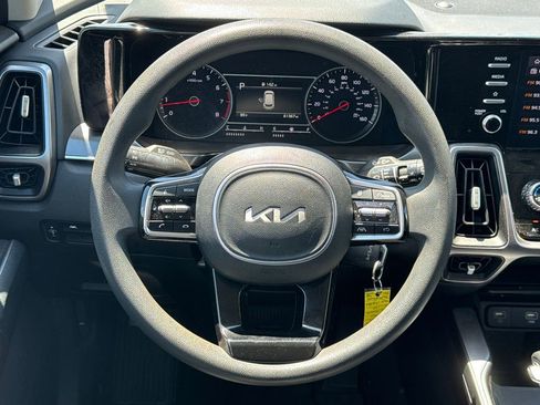 Used 2023 Kia Sorento LX FWD image 23