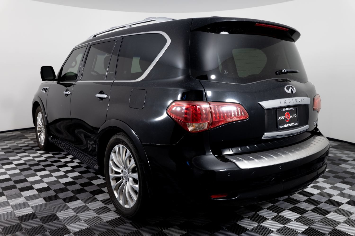 Used 2016 INFINITI QX80 4WD w/ Deluxe Technology Package image 5