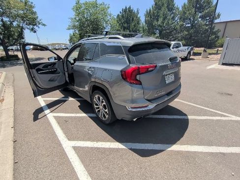 Used 2018 GMC Terrain SLT w/ Preferred Package AWD/4WD image 4