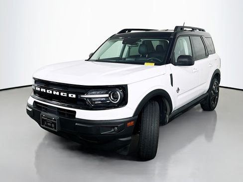 Used 2023 Ford Bronco Sport Outer Banks w/ Tech Package AWD/4WD image 3