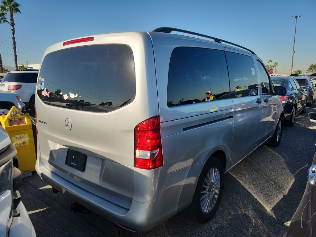Used 2018 Mercedes-Benz Metris Passenger image 2
