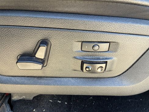 Used 2016 RAM 1500 Laramie w/ Convenience Group image 9