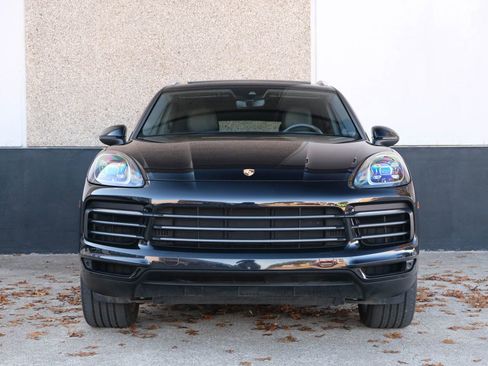 Used 2019 Porsche Cayenne image 2