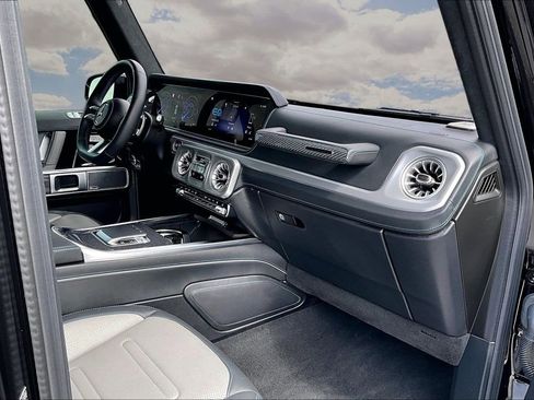 Used 2025 Mercedes-Benz G 580 w/ EQ Technology image 26