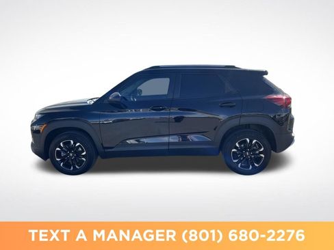 Used 2022 Chevrolet TrailBlazer LT w/ Convenience Package AWD/4WD image 2
