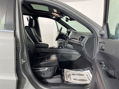 Used 2024 Dodge Durango GT image 41