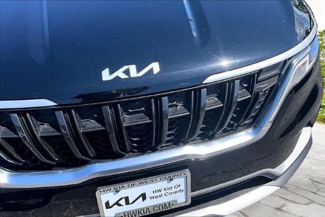 Used 2022 Kia Carnival LX FWD image 27