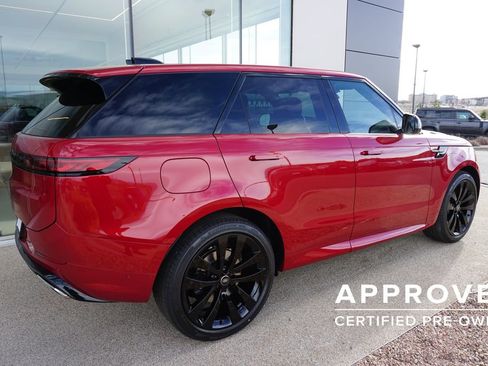 Used 2025 Land Rover Range Rover Sport Dynamic SE AWD/4WD image 4