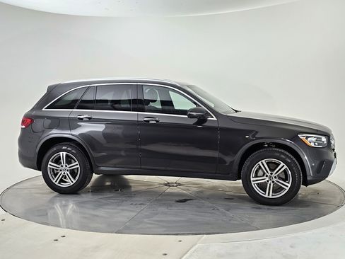Certified 2022 Mercedes-Benz GLC 300 GLC 300 w/ Multimedia Package Lite image 2