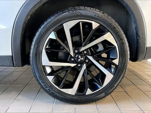 Used 2024 Mitsubishi Outlander SE FWD image 32