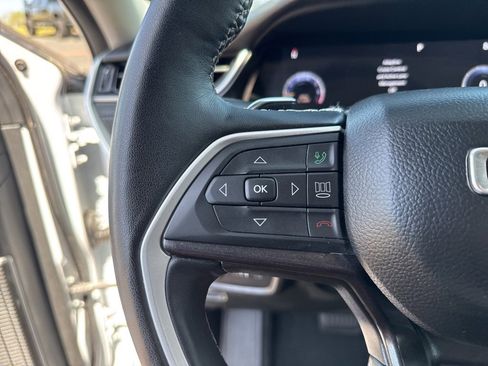 Used 2022 Jeep Grand Cherokee L Laredo w/ Luxury Tech Group I image 23