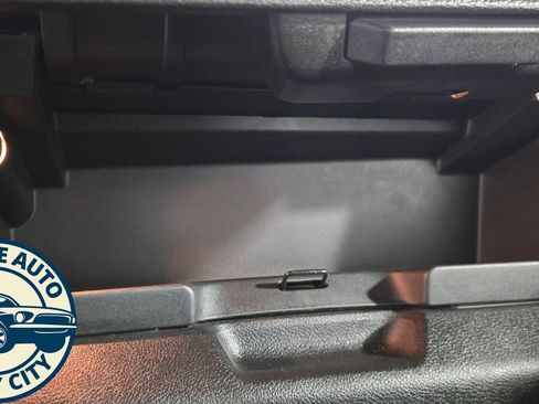 Used 2018 RAM 1500 Laramie w/ Convenience Group image 26