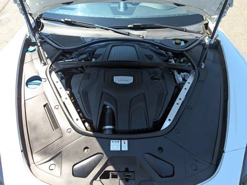 Used 2018 Porsche Panamera RWD image 44