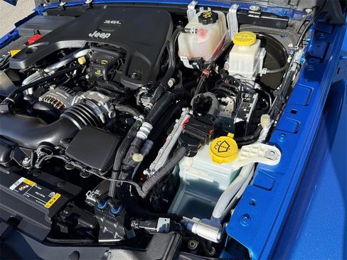 Used 2021 Jeep Gladiator Mojave w/ Cold Weather Group image 32