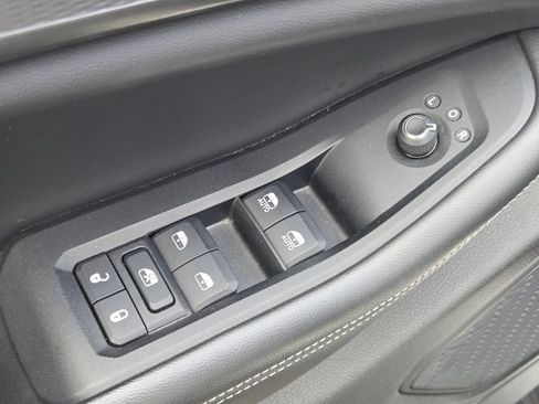 Used 2024 Jeep Grand Cherokee Altitude AWD/4WD image 25