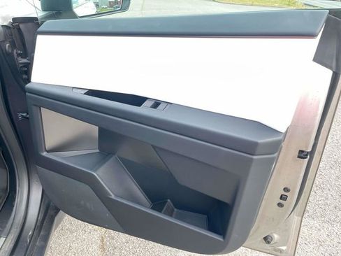 Used 2024 Tesla Cybertruck AWD Crew Cab image 26
