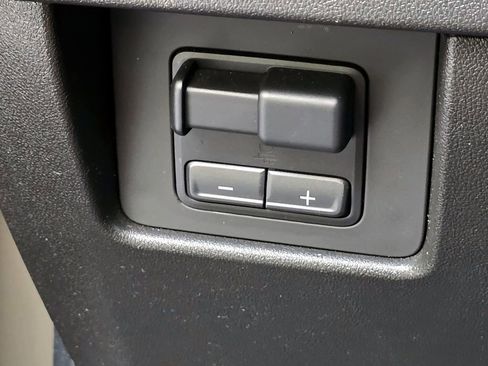 Used 2025 Chevrolet Colorado Trail Boss image 25