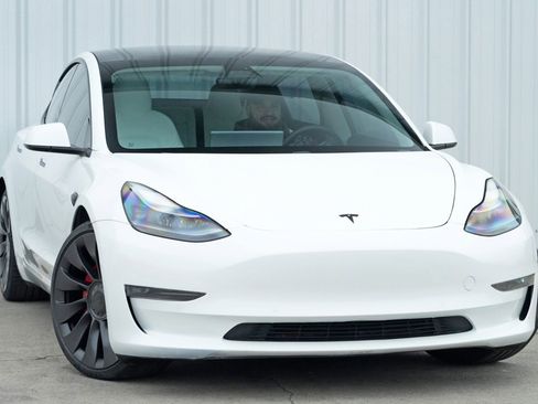 Used 2021 Tesla Model 3 Performance image 4