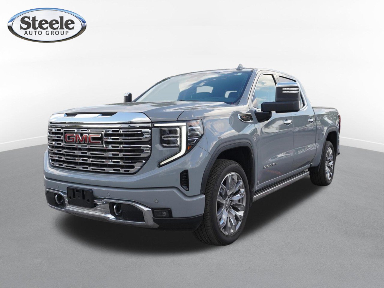 Used 2025 GMC Sierra 1500 Denali AWD/4WD image 1