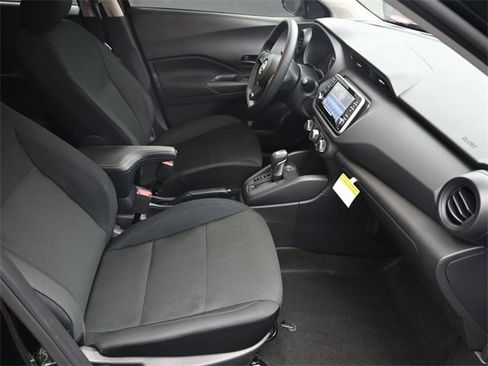 Used 2025 Nissan Kicks Play S image 35