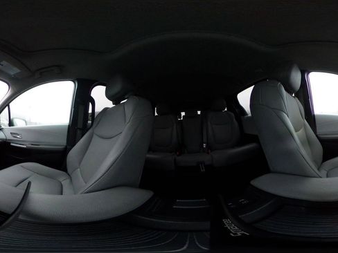 Used 2025 Toyota Sienna XLE image 44