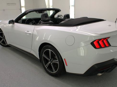 Used 2025 Ford Mustang Premium RWD image 16