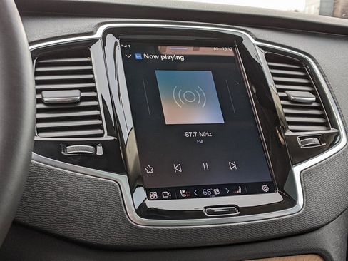 Certified 2024 Volvo XC90 T8 Plus w/ Protection Package Premier image 16