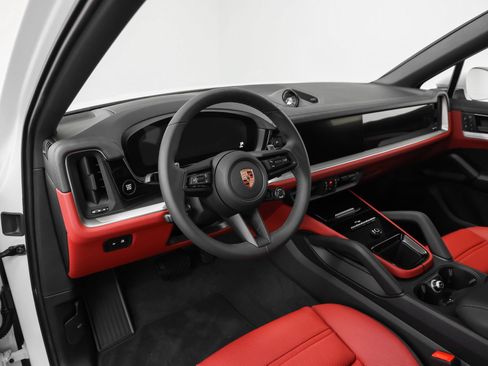 Certified 2026 Porsche Cayenne Coupe AWD/4WD image 42