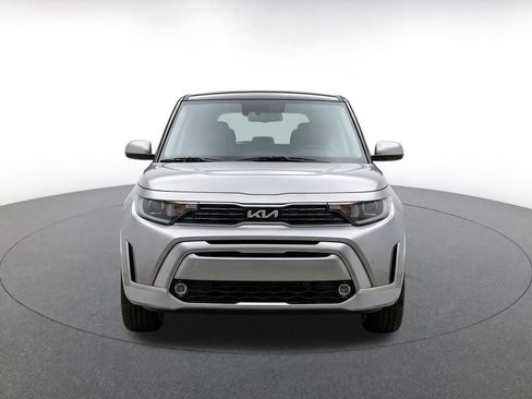 Used 2025 Kia Soul LX w/ LX Technology Package FWD image 2