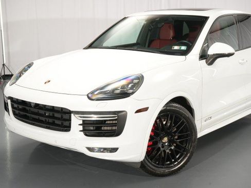 Used 2016 Porsche Cayenne GTS AWD/4WD image 4