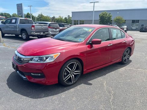 Used 2017 Honda Accord Sport image 3