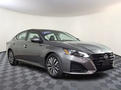 Used 2023 Nissan Altima 2.5 SV
