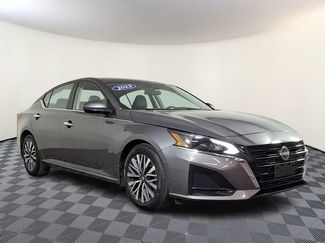 Used 2023 Nissan Altima 2.5 SV FWD video 1
