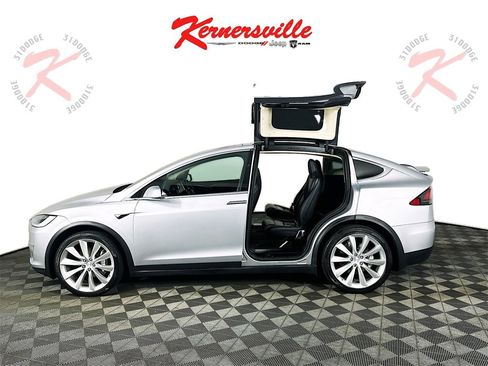 Used 2017 Tesla Model X 75D image 40
