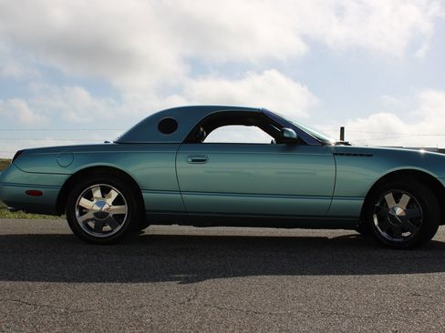 Used 2002 Ford Thunderbird image 10
