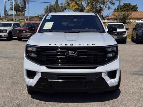 Certified 2025 Ford Expedition Platinum w/ Stealth Appearance Package AWD/4WD image 6