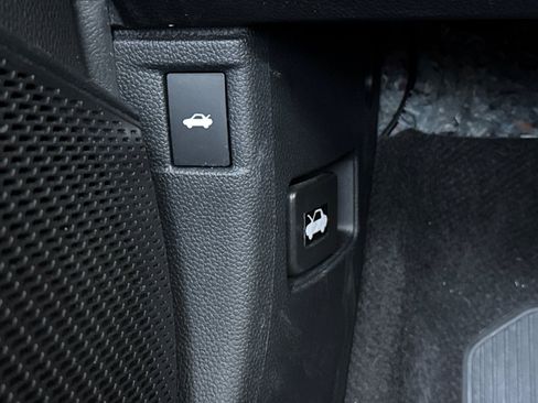 Used 2025 Honda Accord SE image 39