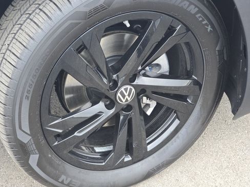 New 2026 Volkswagen Atlas Cross Sport SEL R-Line image 14