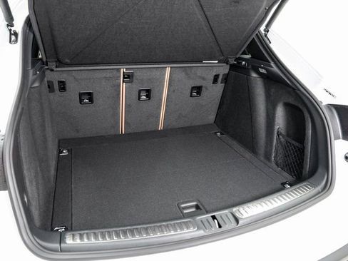 New 2026 Porsche Macan image 30