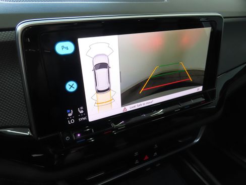 New 2026 Volkswagen Atlas Cross Sport SEL R-Line image 19