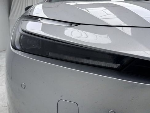 Used 2024 Toyota Prius LE image 12