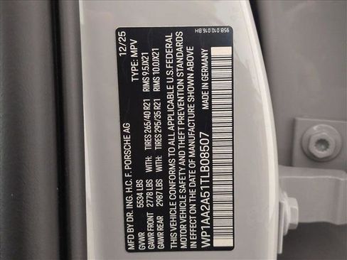 New 2026 Porsche Macan image 21