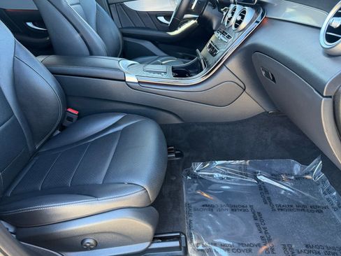 Used 2022 Mercedes-Benz GLC 300 image 21